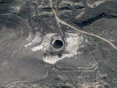 Hole to the center of the earth (Landscape) - cache image
