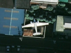 Plane in garden (Transportation) - cache image