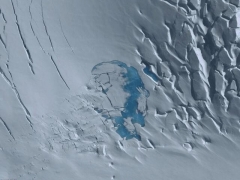 Frozen land (Landscape) - cache image