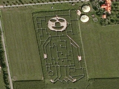 Big man maze (Art)
