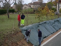 Plastic protection (Look Like) - similarity