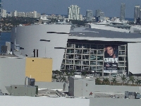 Large plane (Sign) - similarity