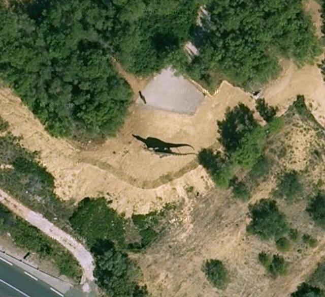 Dinosaurus (Animals) - Strange Google Earth maps ∴