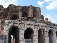 Anfiteatro campano (Monument) - similarity