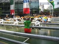 Giant baby foot (Giant) - similarity